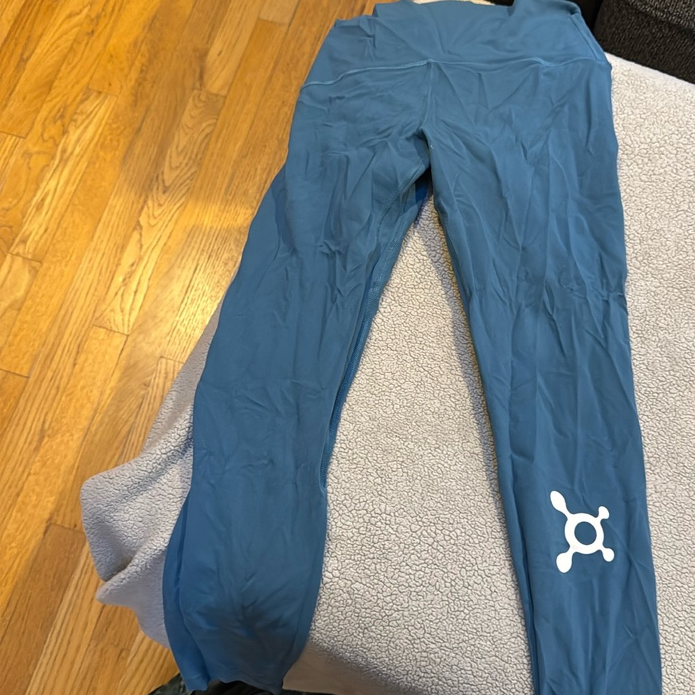 Lululemon Orangetheory branded ankle length leggings